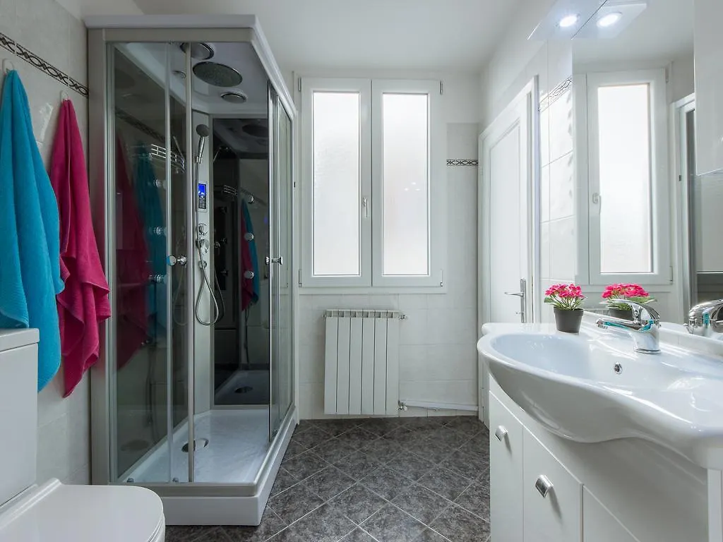 Stylisch Canacci 2 Bedroom Apartment Florence Italy